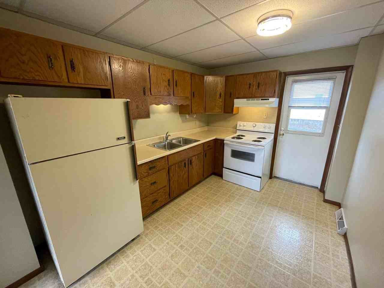 403 7th Ave. - Antigo - Photo 2 of 10