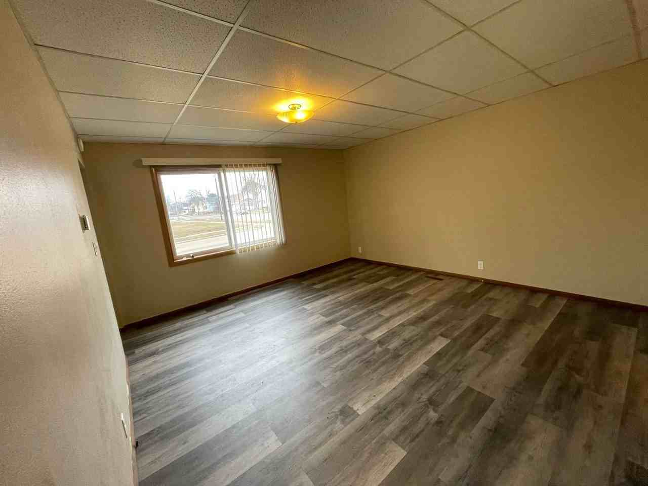 403 7th Ave. - Antigo - Photo 3 of 10