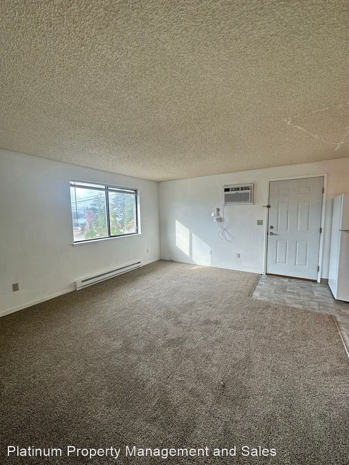 150 - 152 13th St NE - Photo 3 of 9