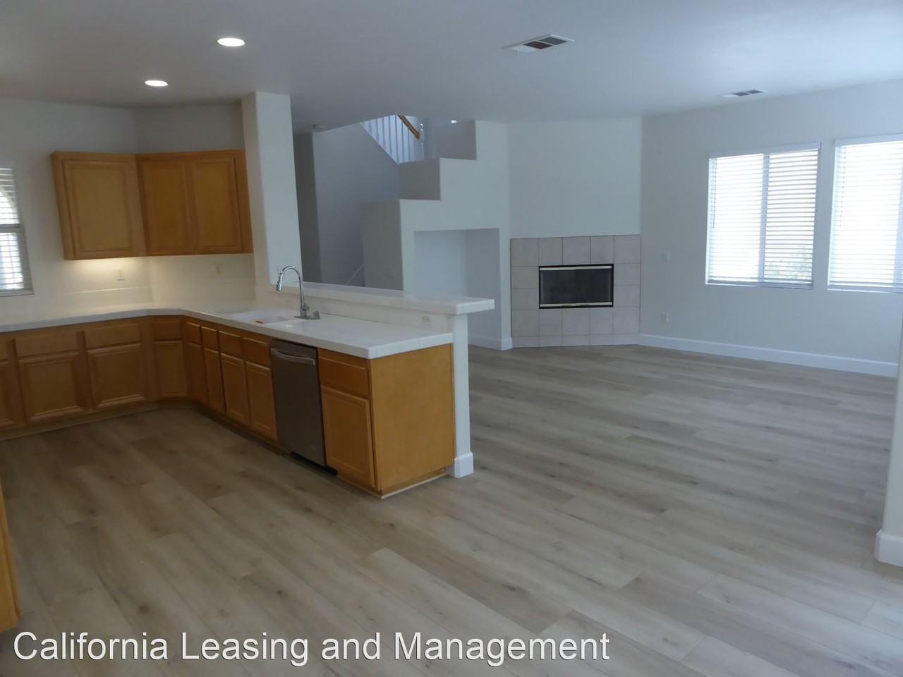 27712 Mahogany Row - Photo 3 of 18