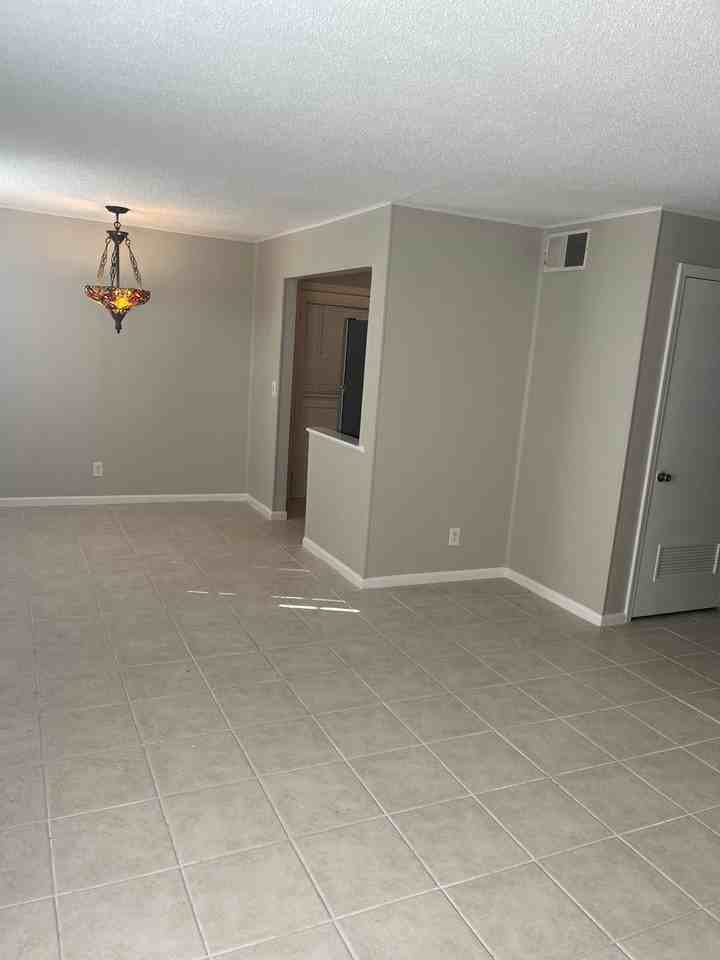 420 E Mill - Photo 2 of 7