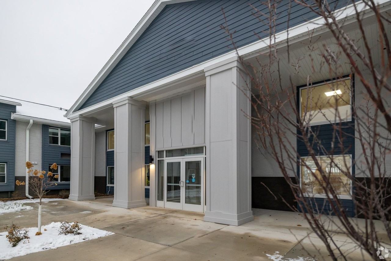 Riverpark Apartments - Photo 2 of 50