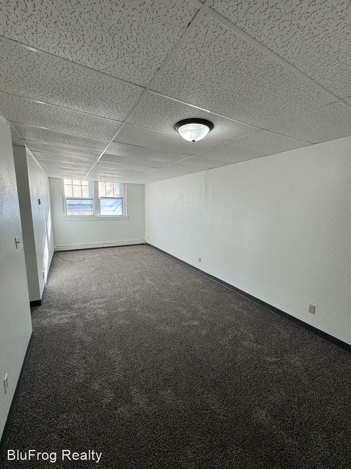 402 2nd Ave NW - Photo 2 of 21