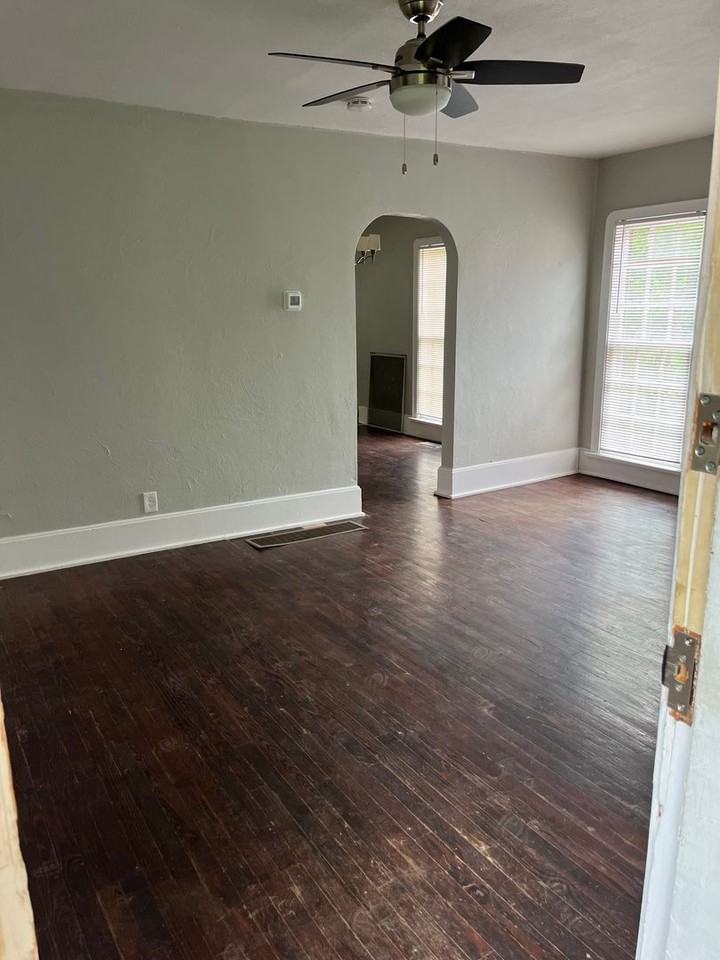 415 Park Ave - Photo 2 of 6