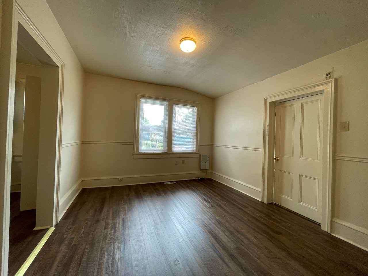 75 N Pearl St - Photo 3 of 13