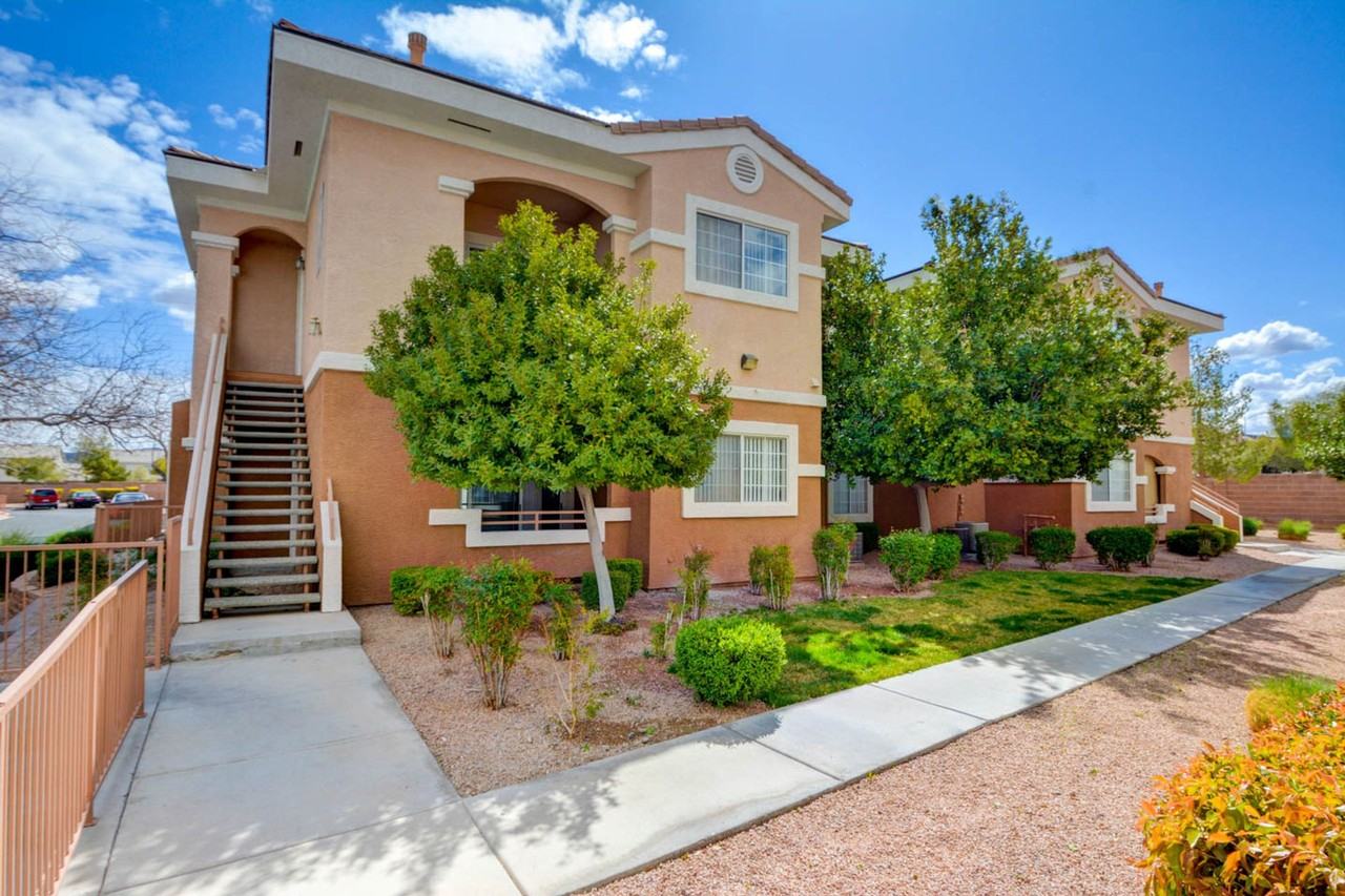 830 Carnegie St - Photo 5 of 20