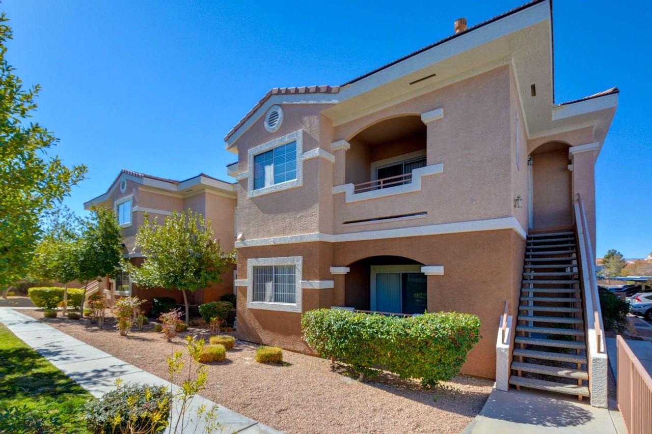 830 Carnegie St - Photo 7 of 20