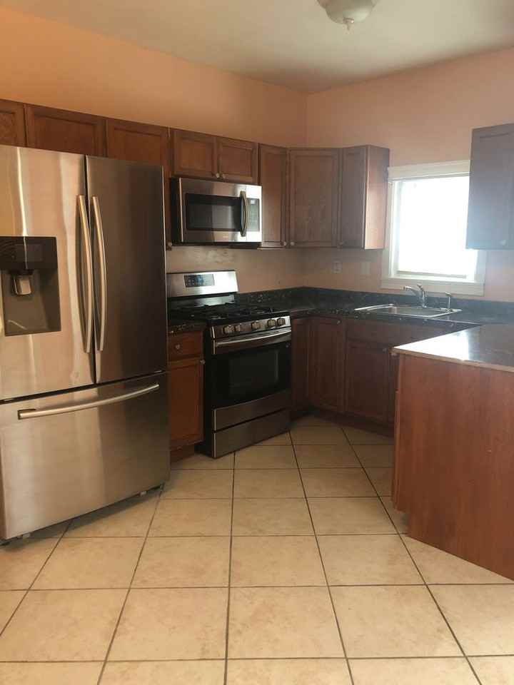 4010-4012 Archwood Ave - Photo 3 of 17