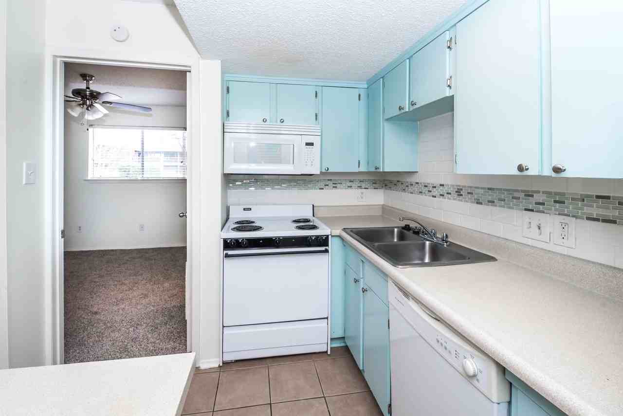 3405 Helms St - Photo 6 of 15