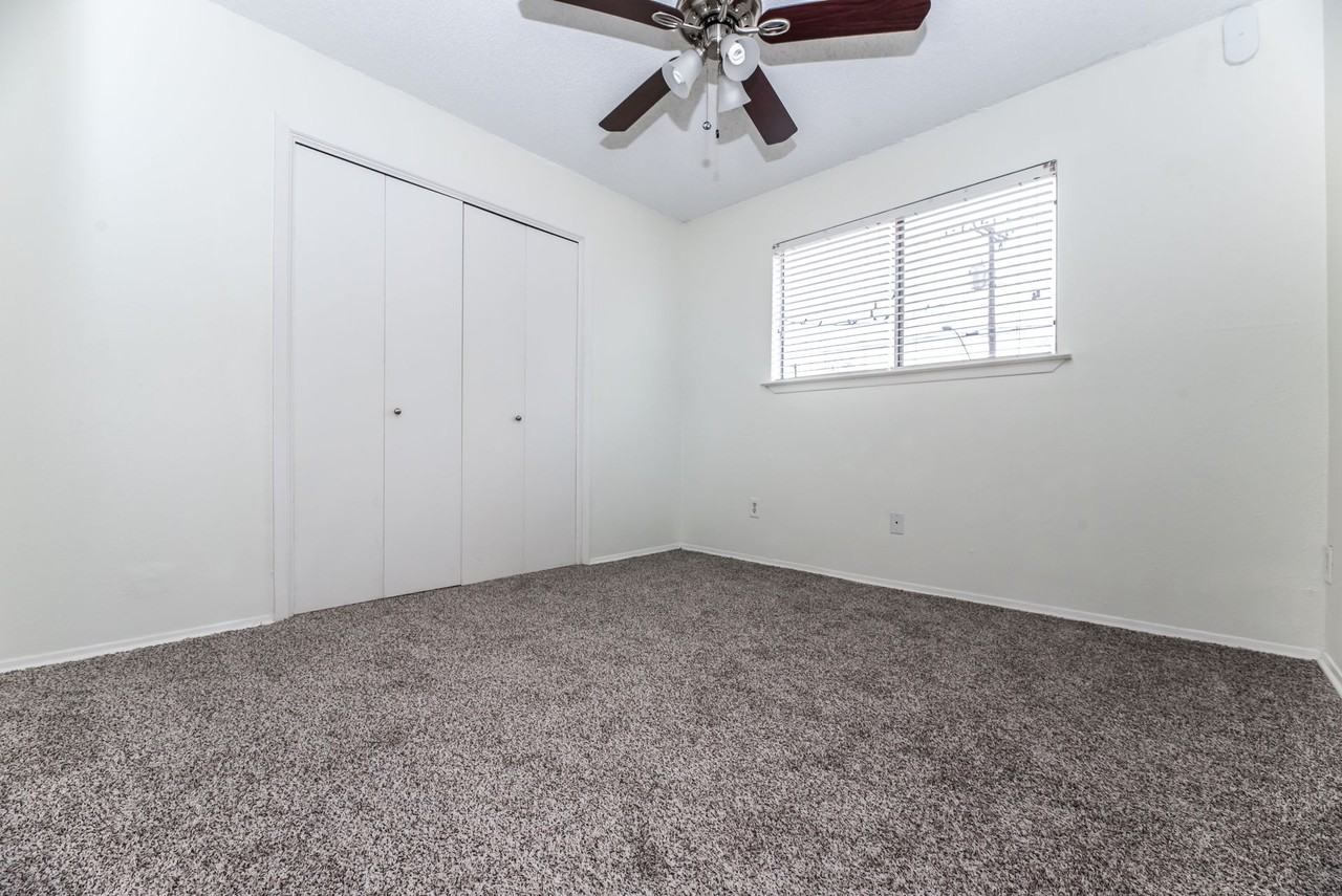 3405 Helms St - Photo 7 of 15