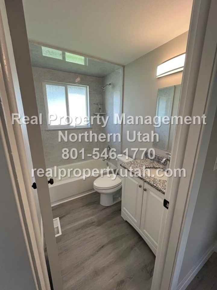 929 E Egan - Photo 5 of 28