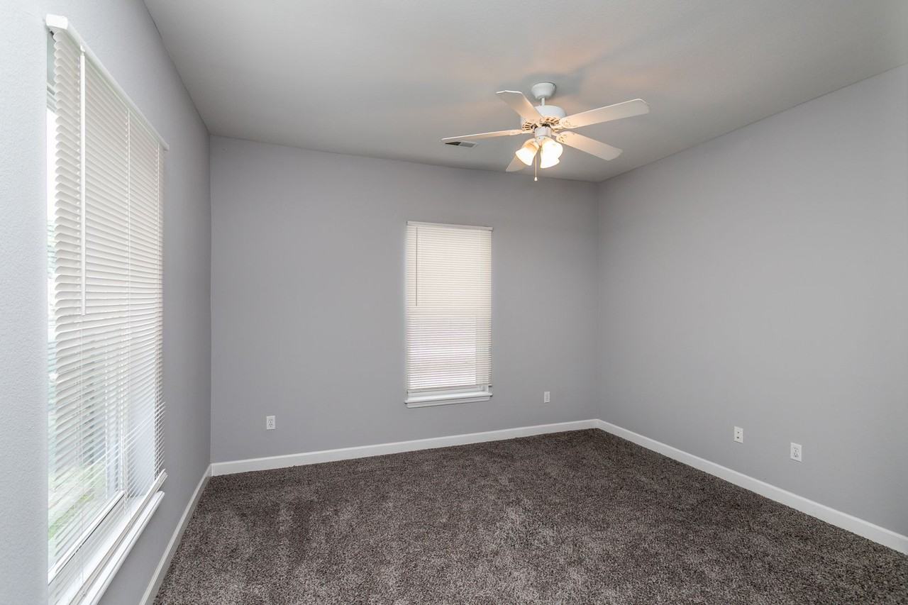 108 S College Ave - Photo 3 of 25