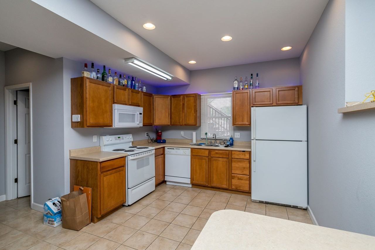 108 S College Ave - Photo 2 of 25