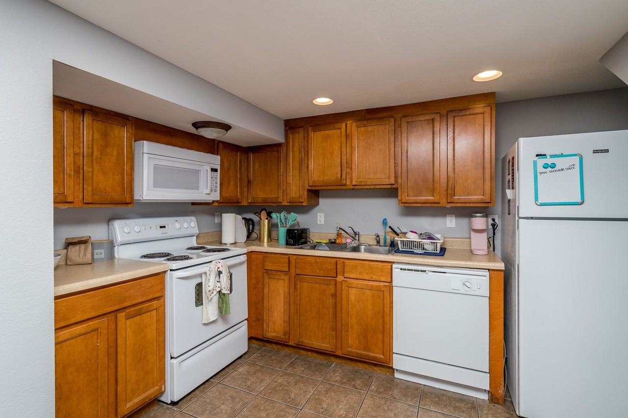 108 S College Ave - Photo 6 of 25