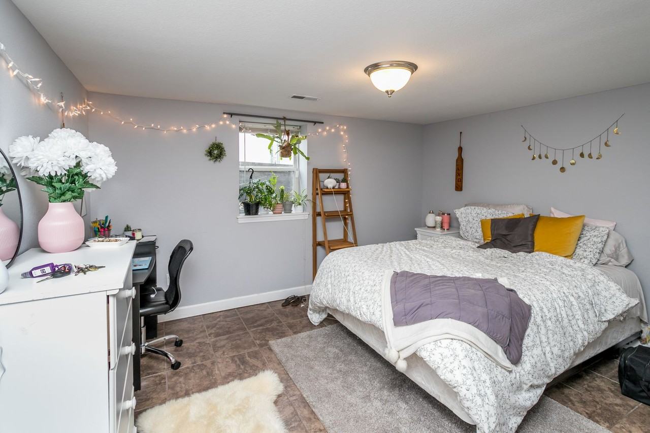 108 S College Ave - Photo 5 of 25
