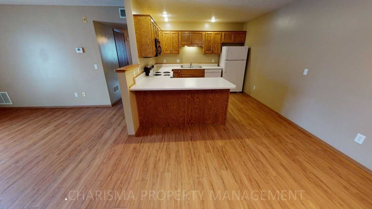 Teakwood Apartments - Photo 7 of 24