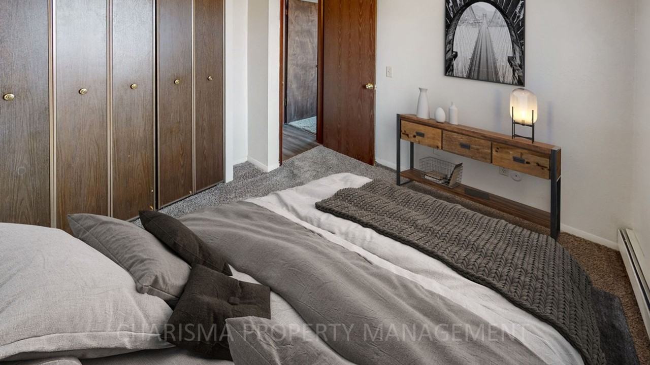 412 S Thompson Ave - Photo 5 of 18