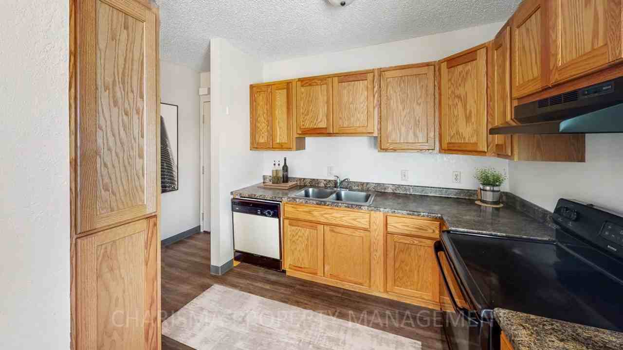 412 S Thompson Ave - Photo 6 of 18