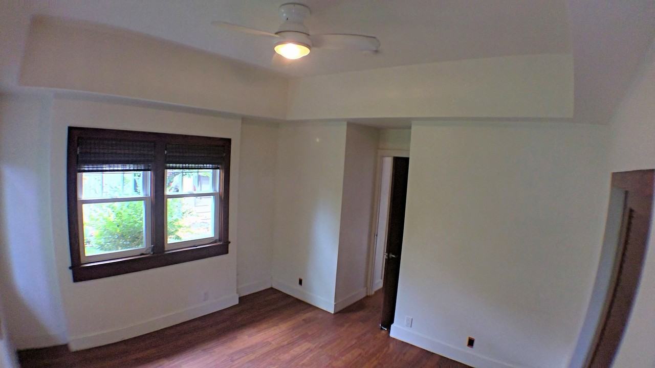 R00164 - Photo 3 of 8