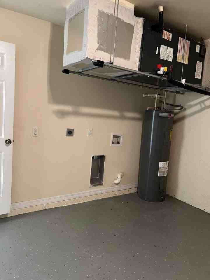 717 Se 7th St - Photo 2 of 12