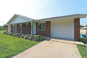 featured image of 1445 Woodland Dr