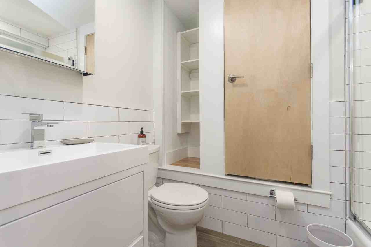 8017 Winston Rd #6R - Photo 5 of 11