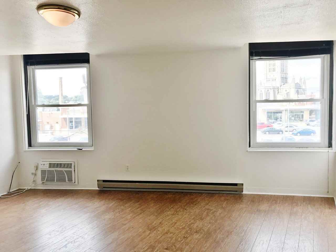 hi214 - Photo 2 of 27