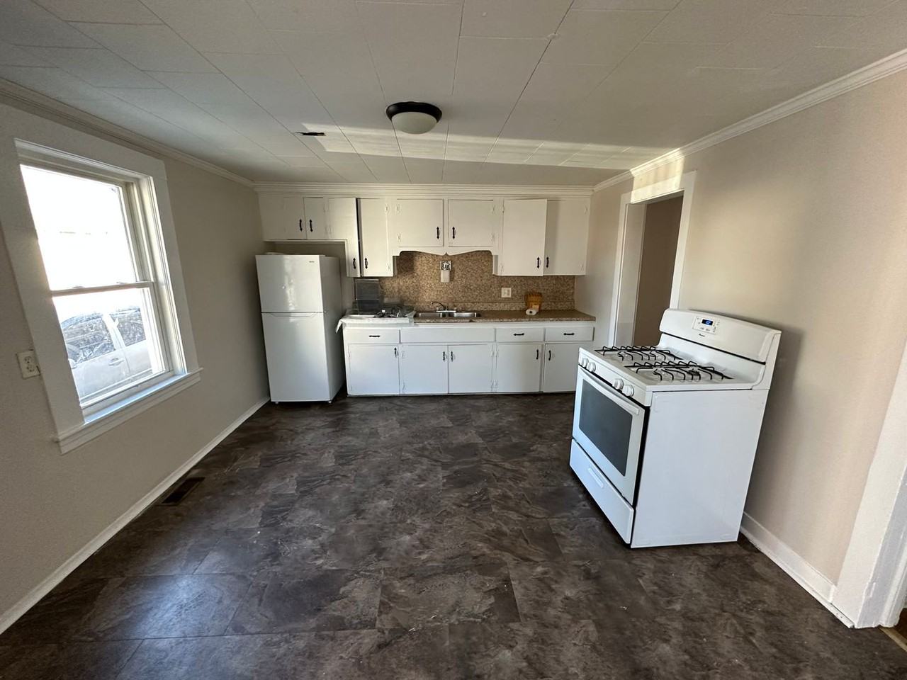 8 - 12 Academy Street - Photo 2 of 3