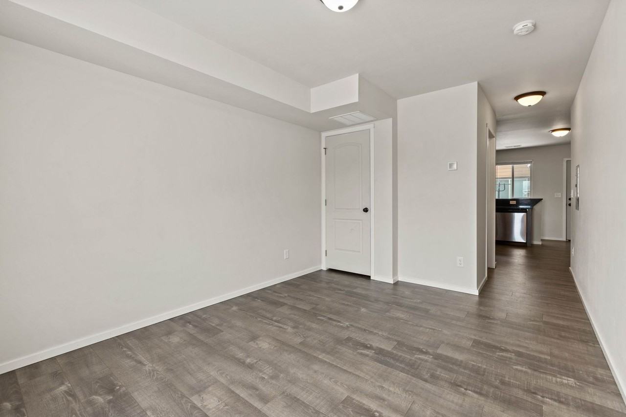 Pence Properties 6th Avenue - Photo 7 of 28