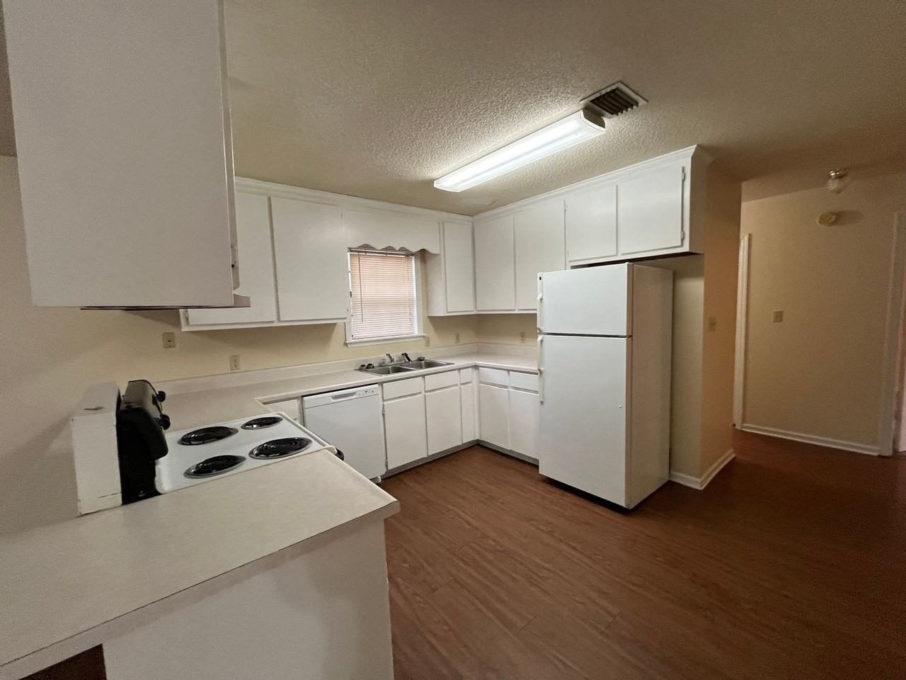 6032 Susan Circle - Photo 3 of 10