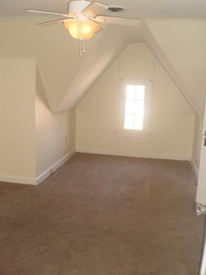 **MH - Winslow 17304 - Photo 3 of 13