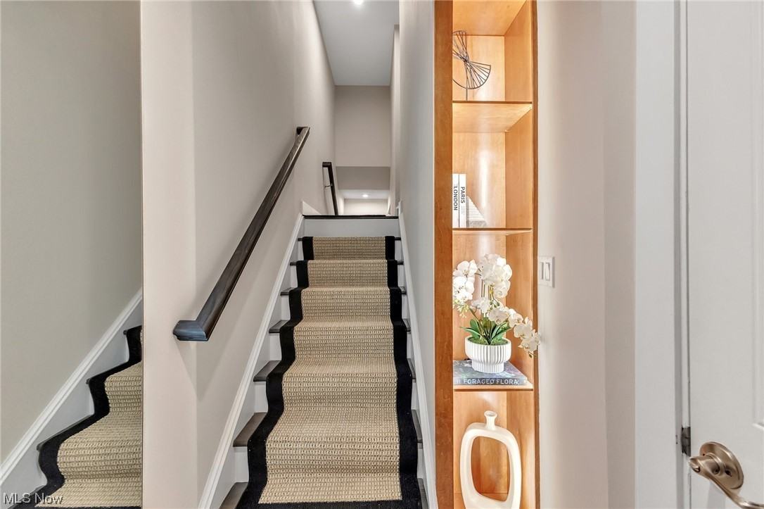 1635 S Eckert Ln - Photo 3 of 49