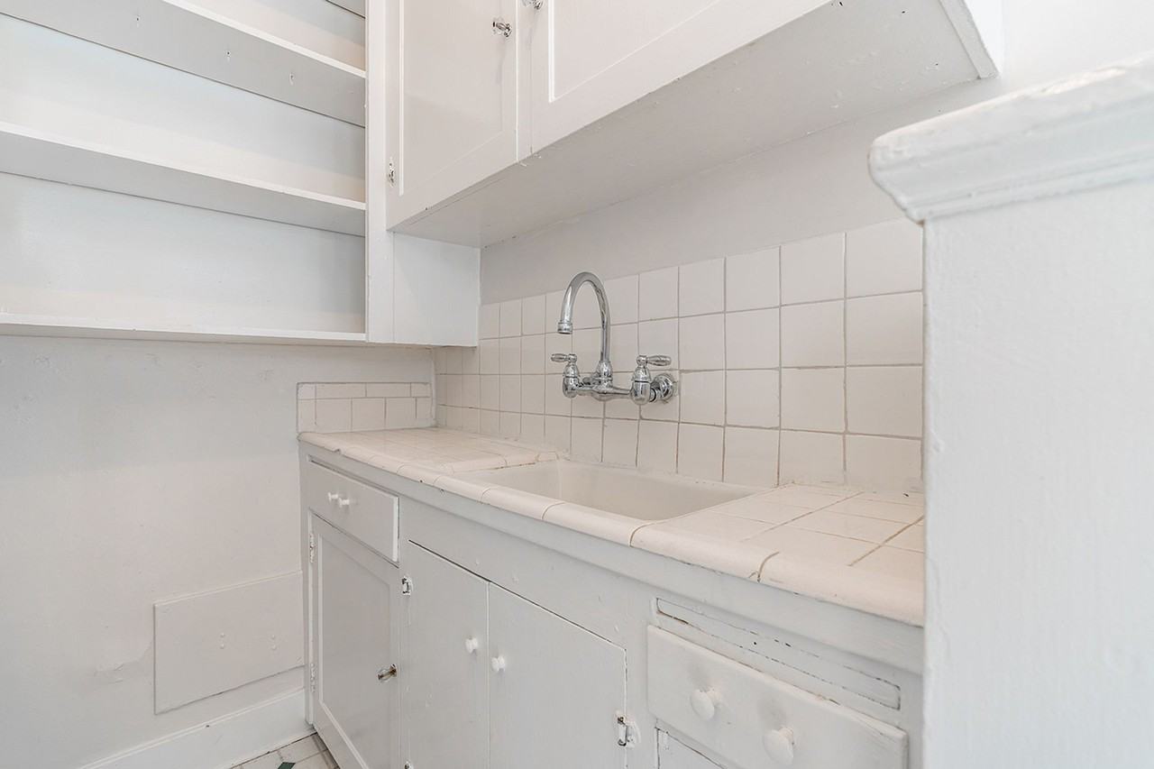 Timeless Elegance! - Photo 6 of 11