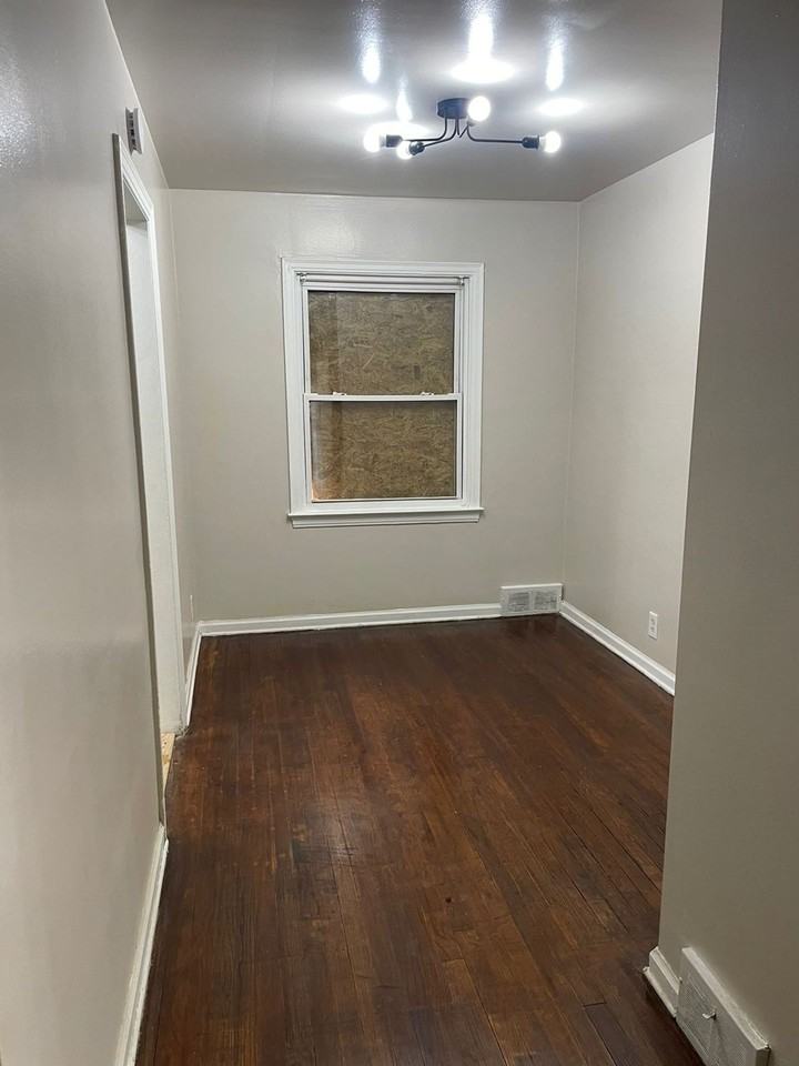 Detroit Luxury Living Apartments - Photo 2 of 9