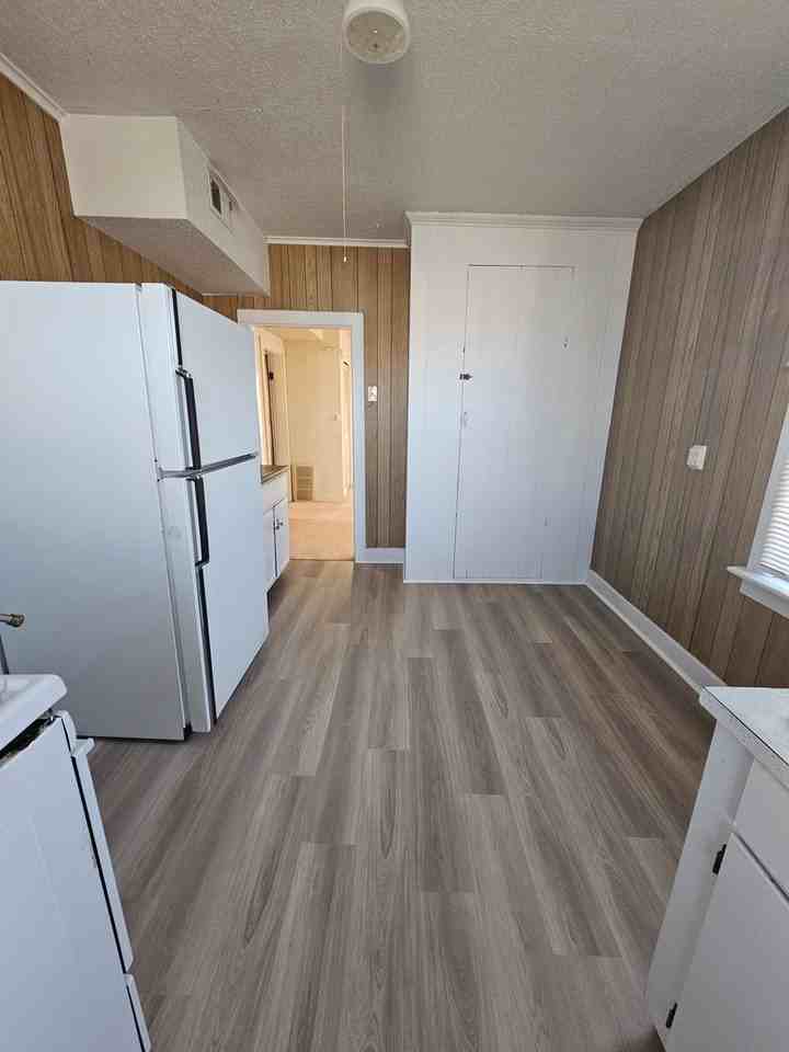 1454 / 1454 1/2 W 3rd Street - Photo 2 of 8