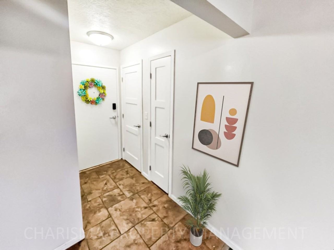 700 W 6th Street - Photo 4 of 21