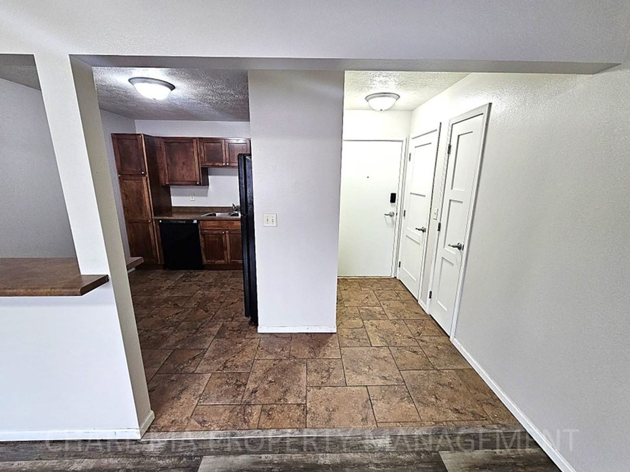 700 W 6th Street - Photo 7 of 21