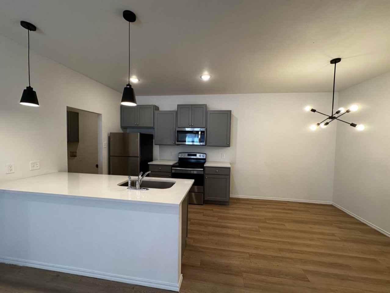 5527 Itasca St - Photo 3 of 23