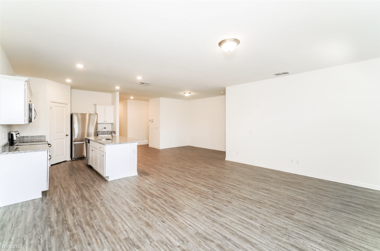 944 W Davis St - Photo 3 of 7