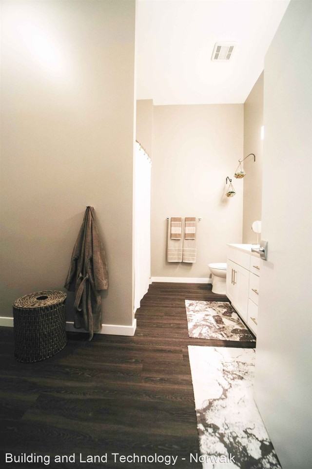 The Curb - Photo 2 of 50