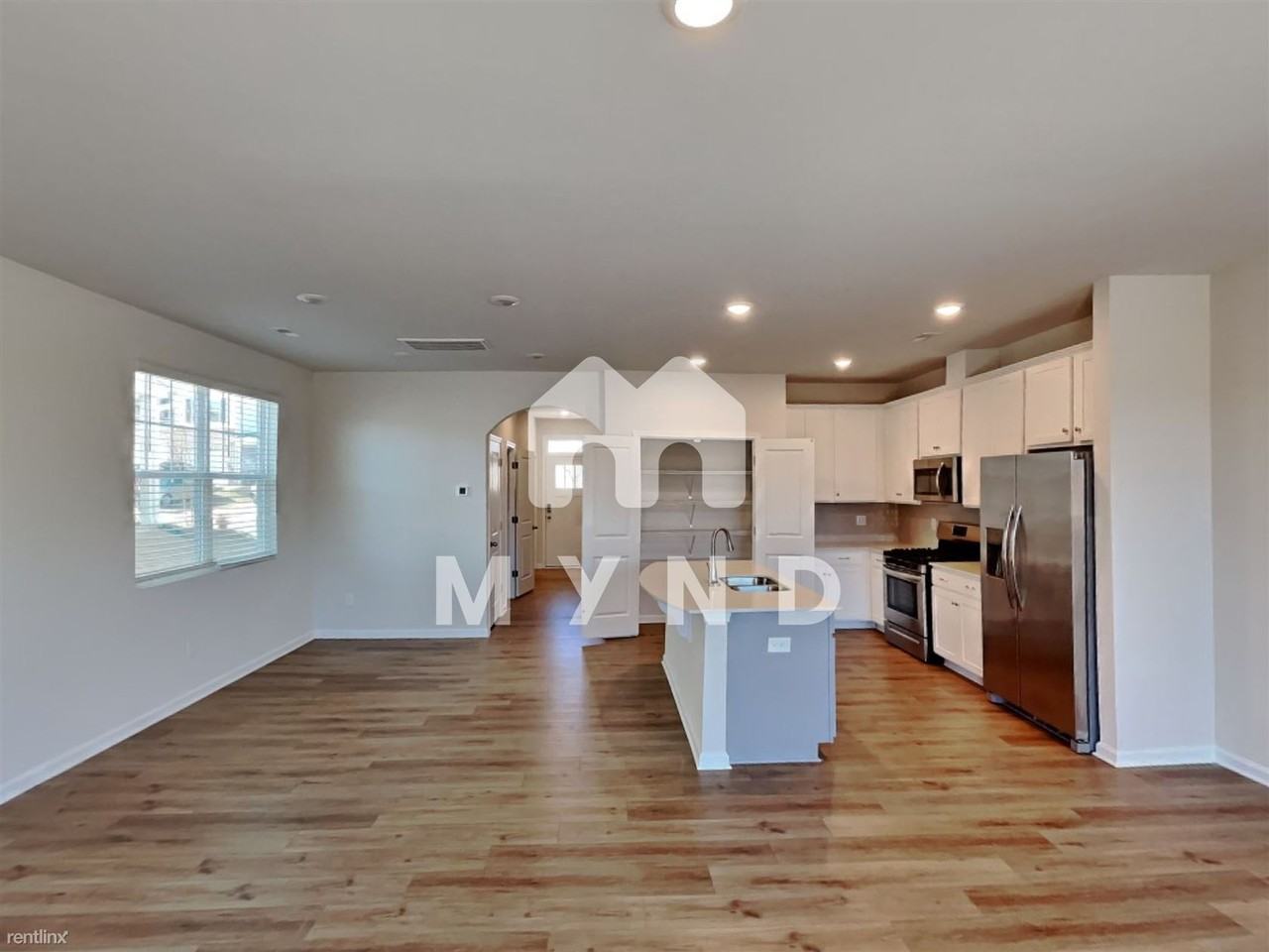 324 E Compass Way - Photo 2 of 28
