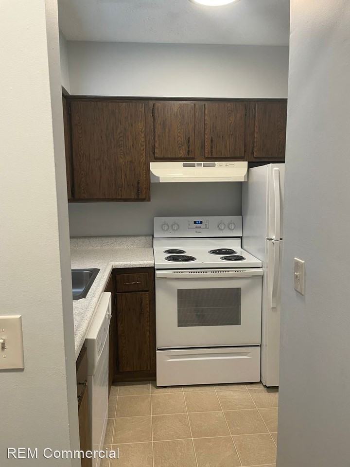 2801 Kipling Ave NW - Photo 2 of 13