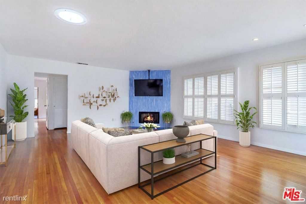 8404 Holy Cross Pl - Photo 3 of 10