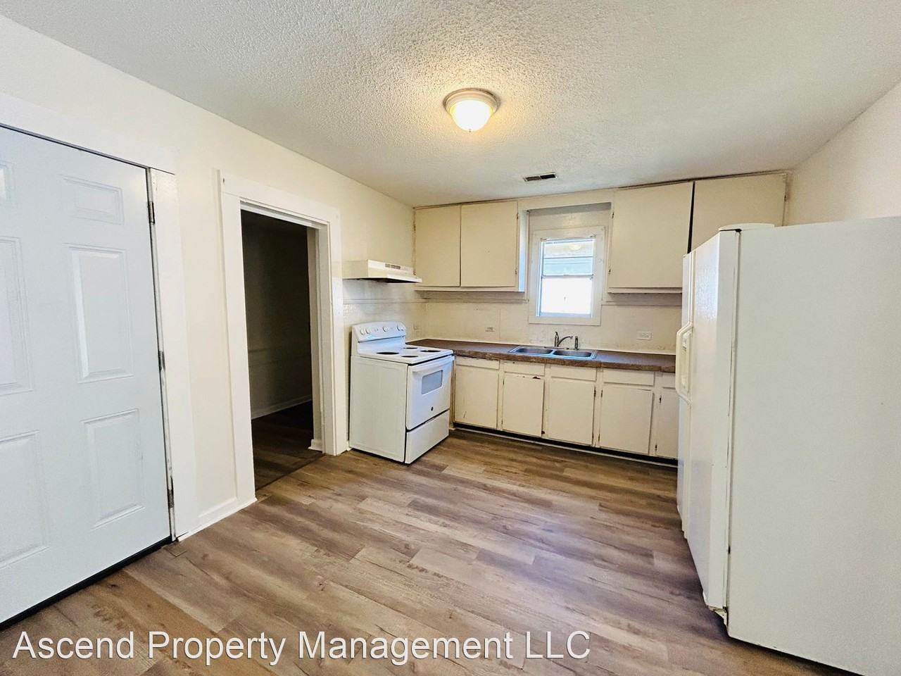 2103 Taylor St - Photo 3 of 10