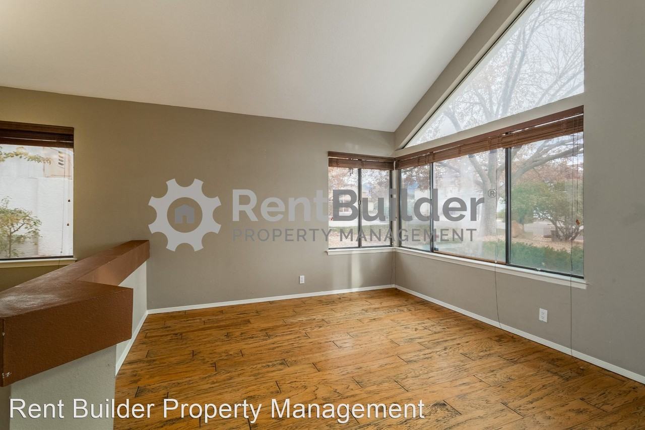8501 Canyon Run Rd Ne - Photo 3 of 23