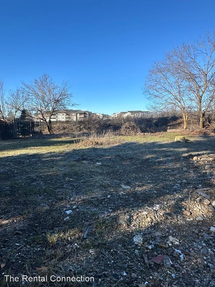 4470 E. 16th Ave - Photo 2 of 4