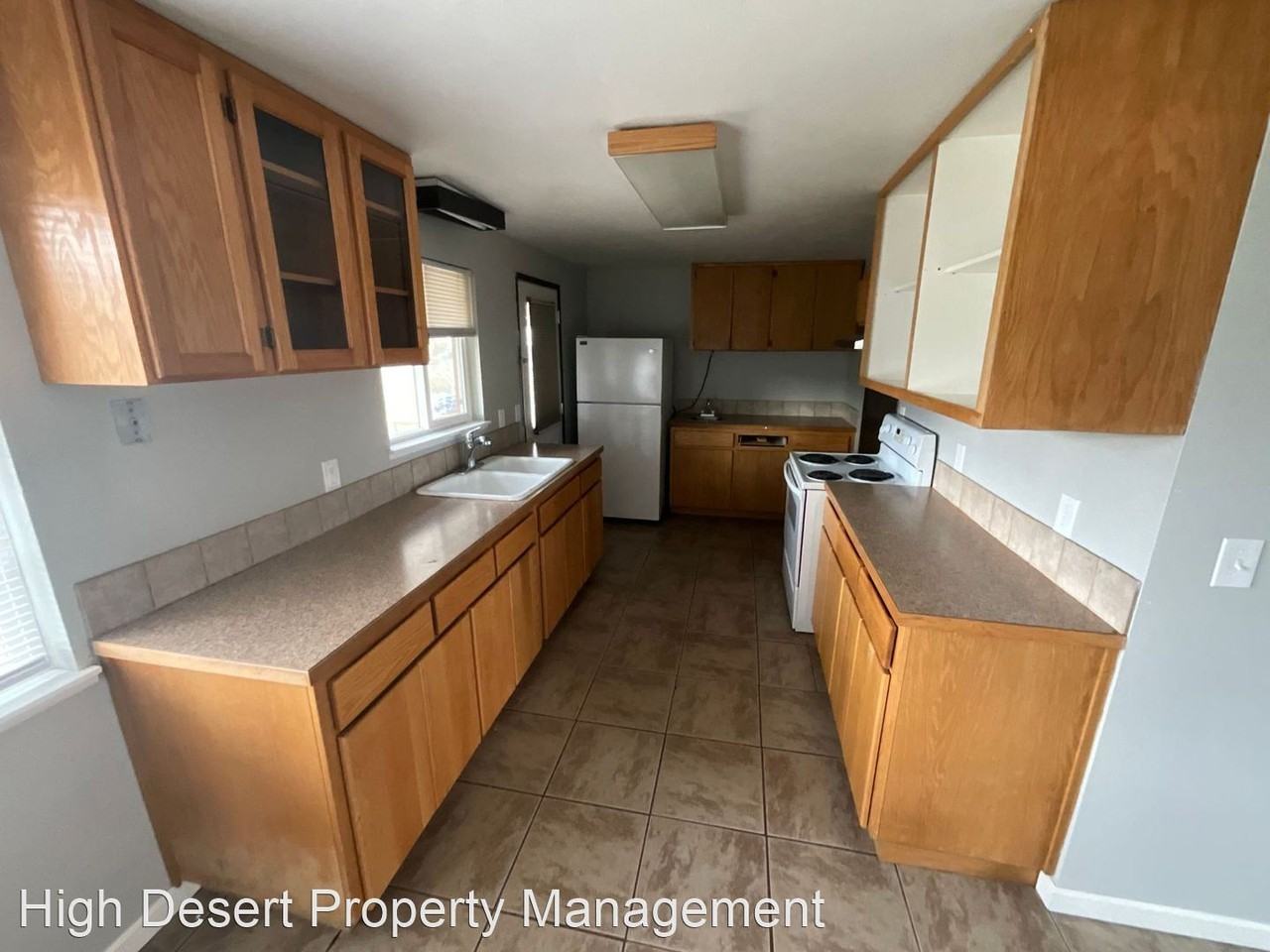 2 Bedroom Duplex in Prineville - Photo 3 of 6