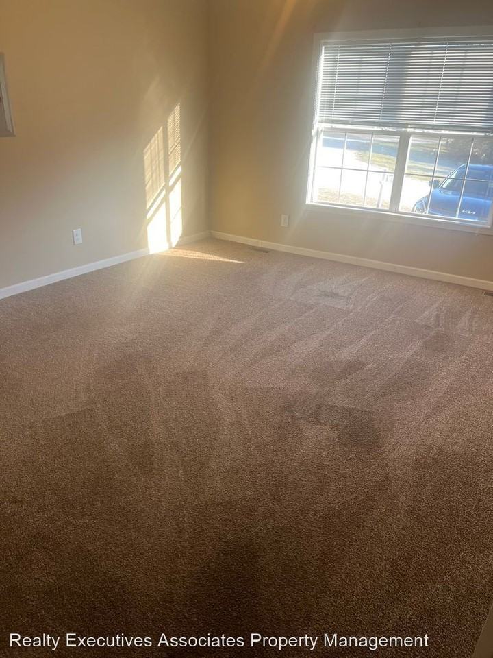 180 Stone Henge Ln ##E2 - Photo 3 of 4