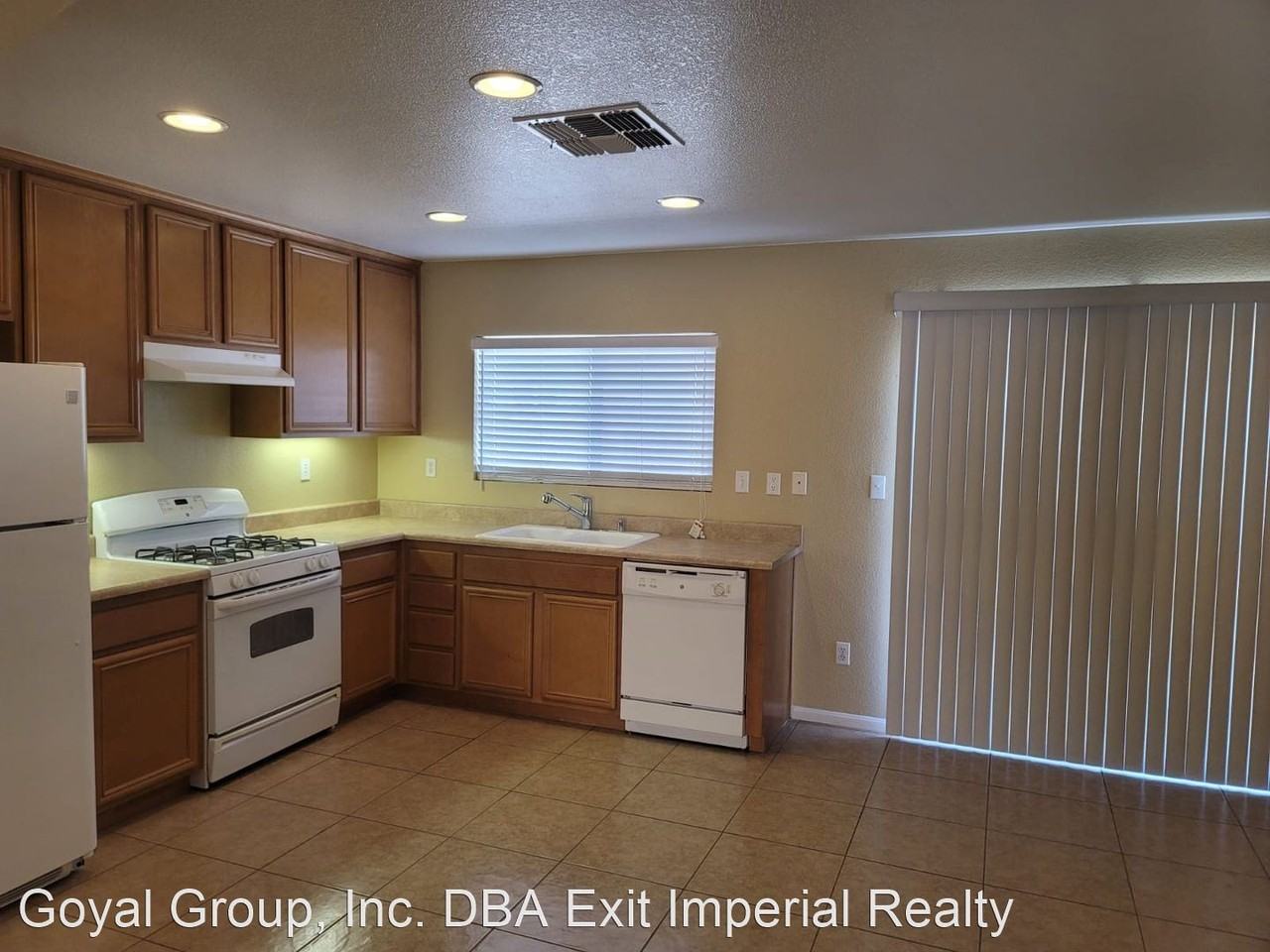 171 Santa Rosa Dr - Photo 3 of 14