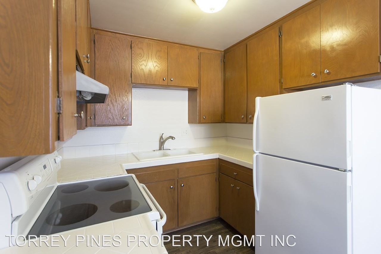 Albatross Apartments - Photo 2 of 10